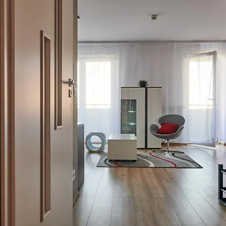 Διαμέρισμα Easy Rent - Paganiniego 21, 24h Check-in